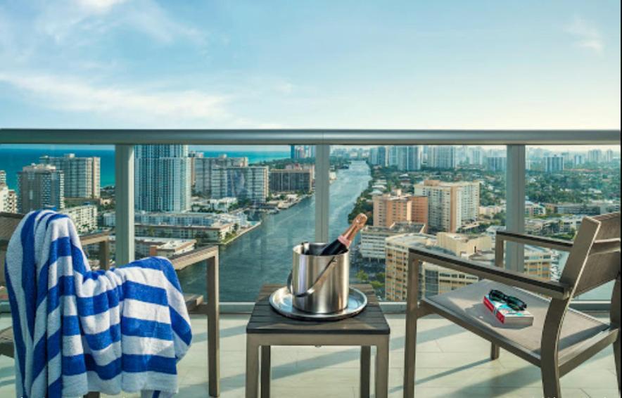 Studio In Hallandale 2 Beds Hallandale Beach Bagian luar foto