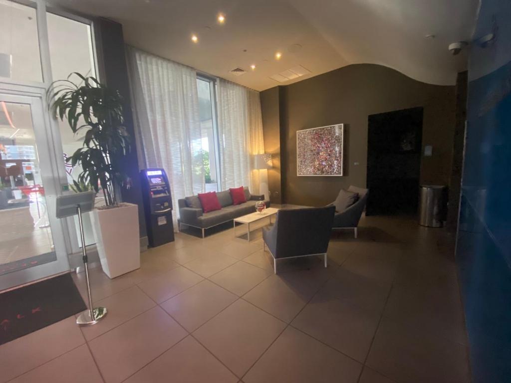 Studio In Hallandale 2 Beds Hallandale Beach Bagian luar foto